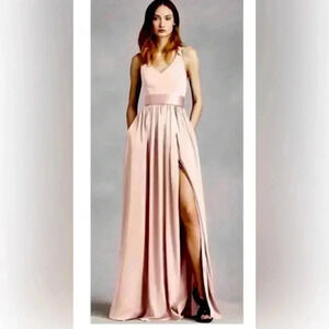 VERÁ WANG Women’s blush color dress size 4 New no tags